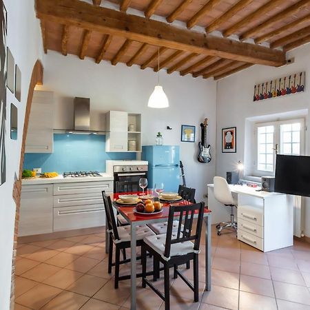 Cisanello Rock Apartment With Patio And Barbecue Pisa Exterior photo